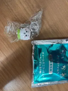 映画ちいかわ　入場者特典第1弾　めじるしアクセサリー　ちいかわ