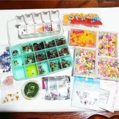 ビーズ 大量 セット ケース付き ハンドメイドパーツ デコパーツ 手芸