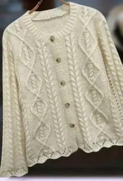 アイボリー ケーブル編み カーディガン