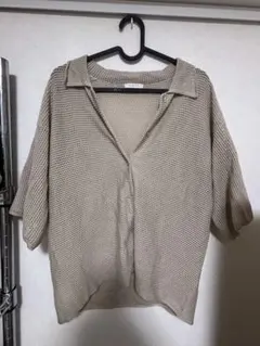 ベージュ ニット