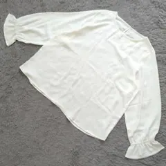 ★b2100 Rag out【4L】大きめ ラウンドネックブラウス ボリューム袖