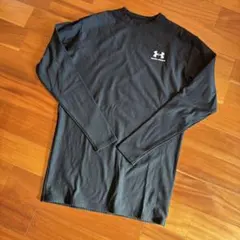 アンダーアーマー メンズ 防寒 ストレッチ 長袖tシャツМ 黒