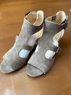 Clarks クラークス 本革 スエード ブーツサンダル グレージュ 23.5のサムネイル