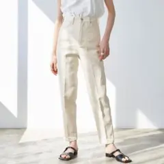Chaco closet ハイウエストセンタープレス　テーパードデニムパンツのサムネイル