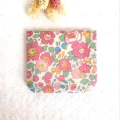 №1507　リバティ　ベッツィ(84P)　ガーゼハンカチ