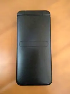 KYF39 GRATINA black 充電器セット 安心のメルカリ便 匿名配送 KYF39 GRATINA black 充電器セット 安心のメルカリ便 匿名配送 - メルカリ