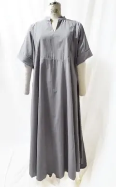 グレー　シャツワンピース　バンドカラー　半袖　ロングフレアワンピース　モード系