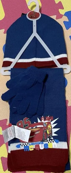 新品　カーズ マフラー　ニット帽と手袋セット　3-6才用