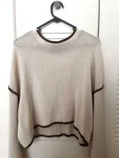 リブ編みクリーム色クロップドセーター