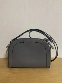【美品】MARC JACOBSハーフムーン サフィアーノショルダーバッグのサムネイル