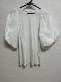 美品　ホワイト パフスリーブ トップス　ボリューム袖のサムネイル