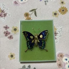 蝶のブローチ エナメル仕上げ