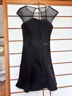 【【7月中出品】元値8900円】GUESS ブラック ひざ丈ワンピース 新品のサムネイル