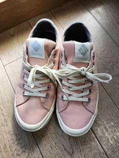 さらに値下げColumbia 防水 ピンク スニーカー