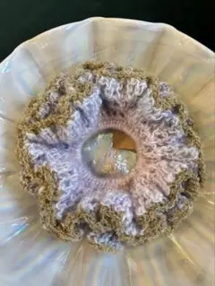 フリル付き薄紫ピンクグレーシュシュ