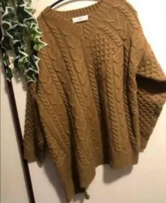 ブラウン ケーブルニット オーバーサイズ セーター