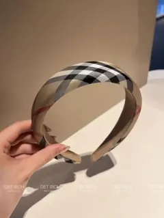 新品未使用チェック柄 カチューシャ　ベージュ