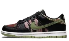 NIKE DUNK LOW SE 