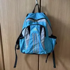 adidas 水色リュック 約40cm x 約20cm