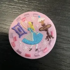不思議の国のアリス 刺繍缶バッジ　ディズニー