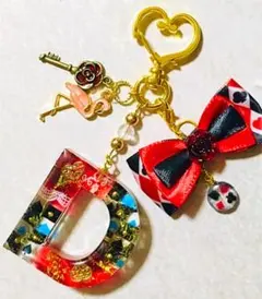 レジン「D」スペードのイニシャルチャーム