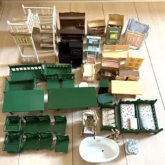 レトロ 廃盤品 初期 シルバニアファミリー 緑の家具 パン屋さん アライグマ