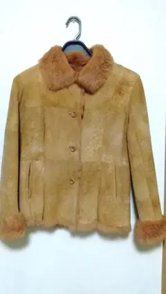 ファー付きベージュスエードジャケット