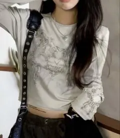 shein アートプリント クロップドロングスリーブTシャツ グレー