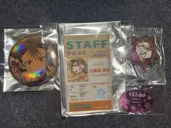 メダリスト　アクリルスタンド　ミケ　ガチャガチャ 缶バッジ スタッフパス