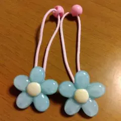 水色花形ヘアゴム