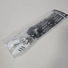 adidas ネックストラップ スニーカーチャーム付き