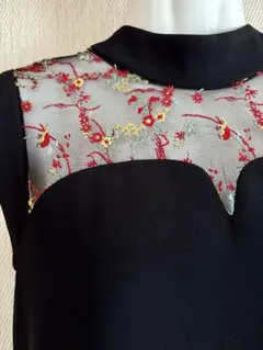 新品タグ付き/Mame Kurogouchi Floral Lace-Dressのサムネイル