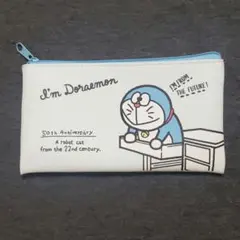 ドラえもん 50周年 ペンケース ※表面にペン汚れあり
