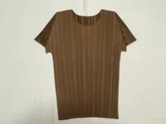 PLEATS PLEASE／イッセイミヤケ　半袖カットソー 【中古】サイズ3のサムネイル