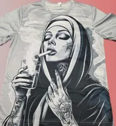 グラフィックプリント Tシャツ グレー系カッコいい　両面プリント　モノクロ
