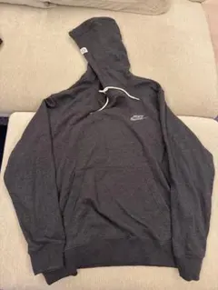 Nike ダークグレー フード付きパーカー 風車