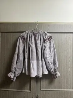 ドーリッシュ　ルーマニア刺繍ブラウス