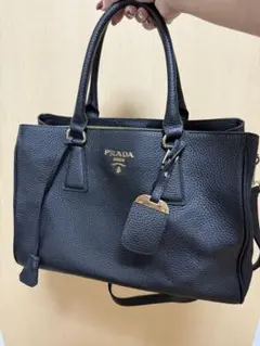 PRADA ブラック レザー トートバッグ