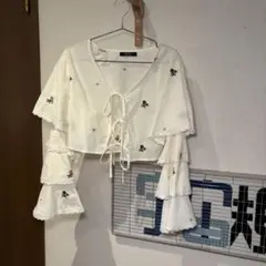 刺繍入りホワイトクロップドカーディガン　古着