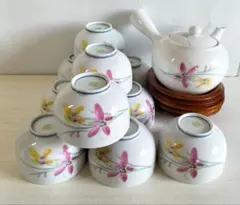 花柄　湯呑み茶碗10個と急須　茶たく5個　昭和レトロ　来客用