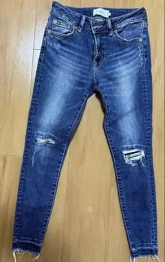 AZUL スキニーデニム ダメージ加工のサムネイル