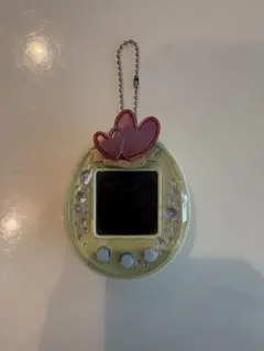 たまごっちピース本体たまデコピアス付き Tamagotchi P's イエロー