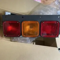 ダイハツ テールランプ 左 81560-97516-000 ハイゼット - メルカリ