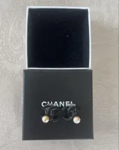 CHANEL ロゴデザイン パール イヤリング　未使用