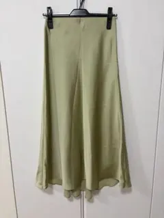 Mila Owen オリーブ色 サテンアシメロングスカート