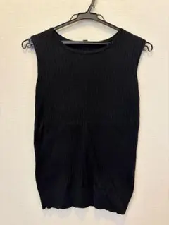 ブラックリブ編みノースリーブ ユニクロ