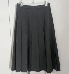 UNIQLO ワイドプリーツミディスカート