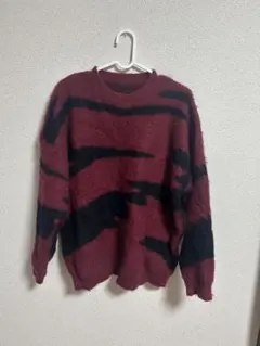 バーガンディとブラックのストライプセーター