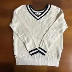 UNIQLO ホワイト Vネックニット
