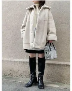 Kastane ハイネックリバボアムートンジャケット